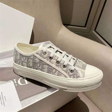 dior sneaker frauen|Dior female sneakers.